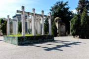 Cimitero Monumentale Milano - Monumento delle 16 croci 